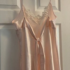 SILK AND SATIN BLUSH-COLORED NIGHTGOWN!